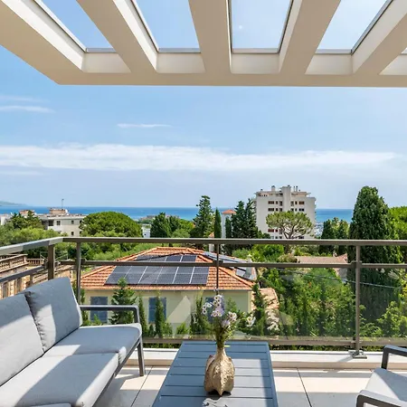 Lovely Flat With Terracce Антіб