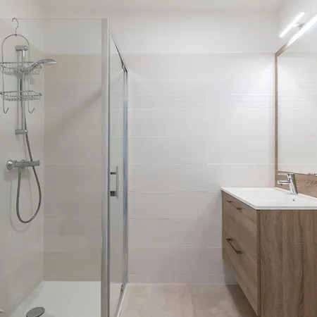 Lovely Flat With Terracce * Антіб