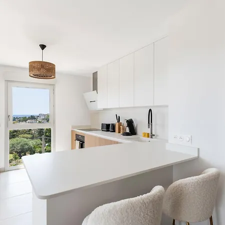 Lovely Flat With Terracce Апартаменти *