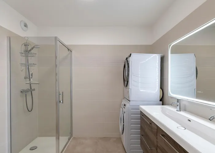 公寓 Lovely Flat With Terracce 昂蒂布