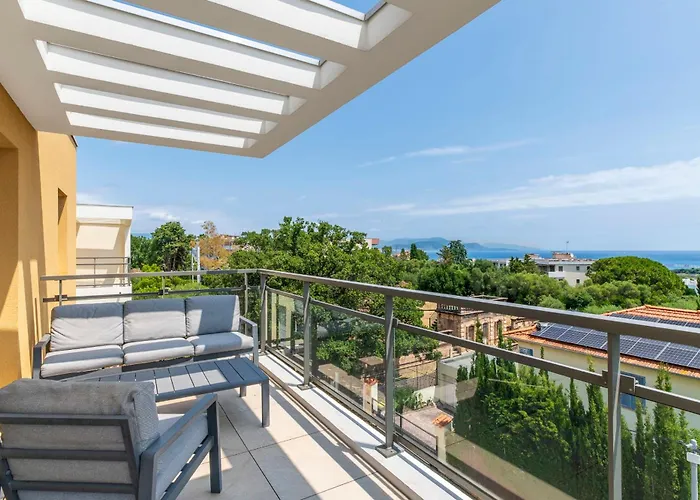 公寓 Lovely Flat With Terracce 昂蒂布