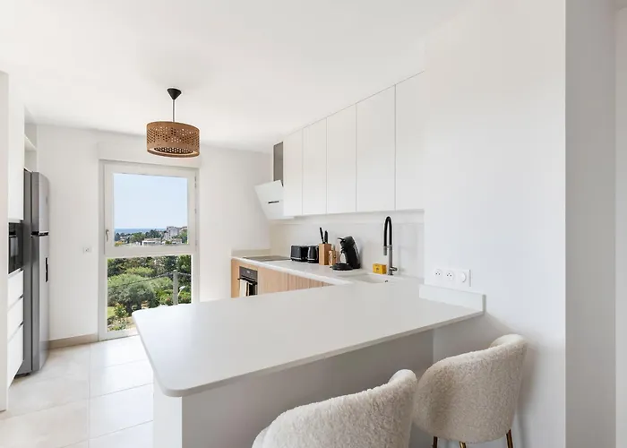 Lovely Flat With Terracce דירה *